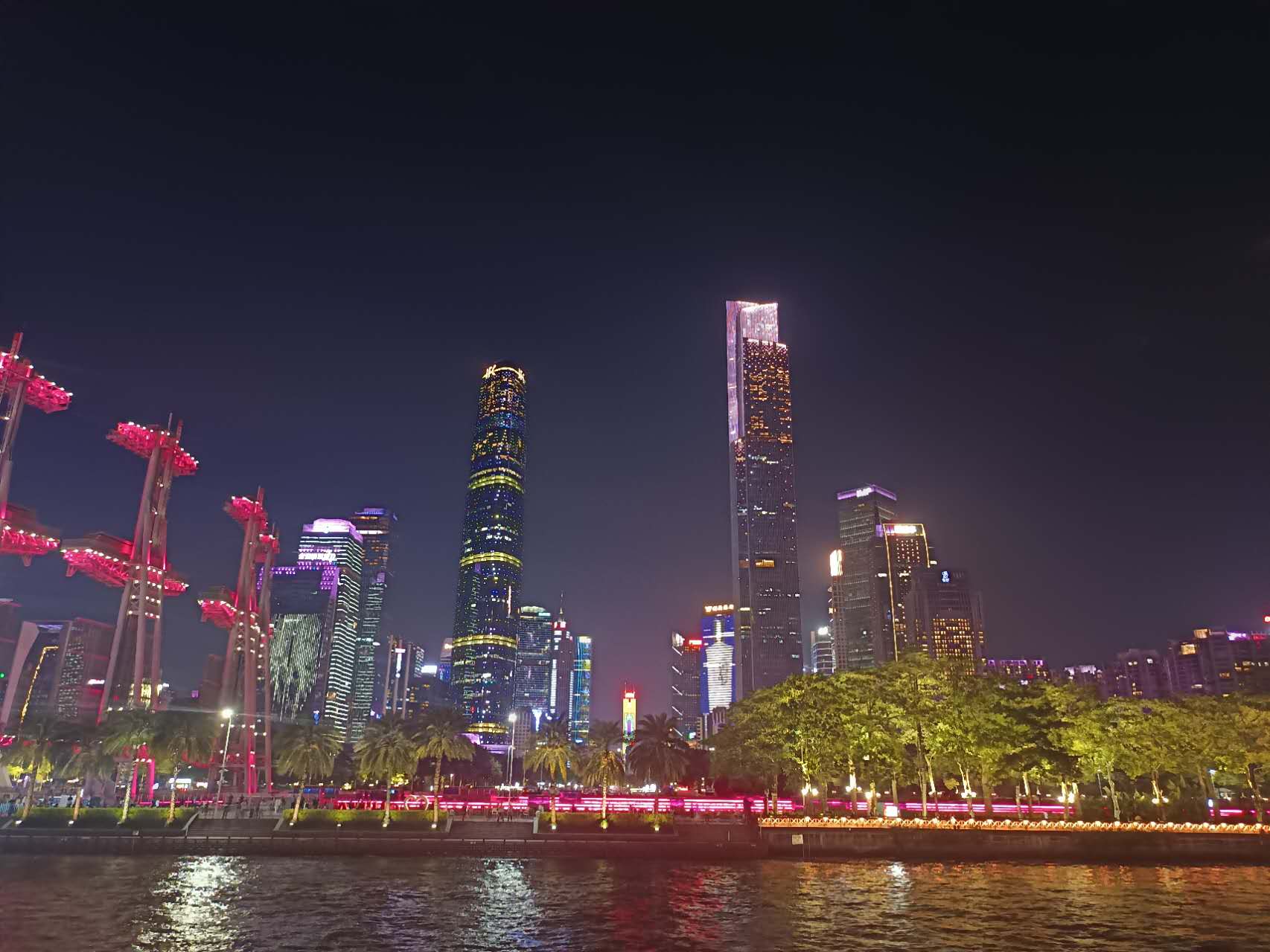 珠江新城天际线夜景,西塔东塔花城广场,珠江夜游第三站